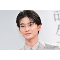 高橋文哉、“人生初”の短髪に 雰囲気ガラリのイメチェンショットに「新鮮」「ビジュよすぎ」と反響相次ぐ