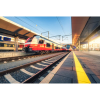 【駅で】”切符”を落としたおじいさん。混雑で拾えないでいると…→駅員の”まさかの呼びかけ”に「なんて優しい人」