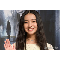 Koki,、極ミニで圧巻の脚線美際立つ「さすがのスタイル」「脚長すぎ」の声