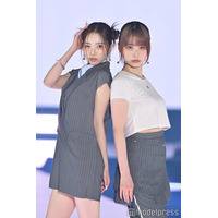MYERA・Koto＆Yui、ペアランウェイ実現 息の合ったポージング【GirlsAward 2025SS】