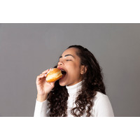 お育ちに差が出る「パンの食べ方」。常識ある大人は当然に身につけているテーブルマナー