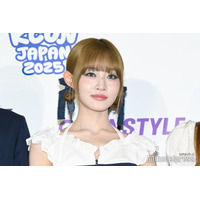 ME:I・SHIZUKU（飯田栞月）、ロリィタコーデ姿のオフショット公開「リアルお人形さん」「悶絶級の可愛さ」と反響