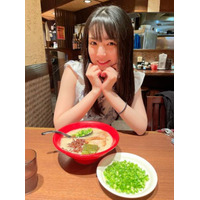 道重さゆみ、すっぴんでラーメンを堪能！ニコニコSHOTに「かわいすぎっ」「良い表情してる」の声