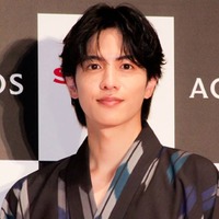 志尊淳、オフ感あふれるインドネシアSHOTに「写真集みたい」「とてもいい表情」の声