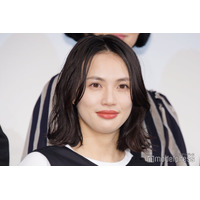 臼田あさ美、ミニ丈から色白美脚スラリ「抜群スタイル」「自然体で素敵」の声