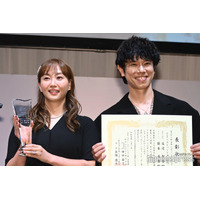 庄司智春、藤本美貴と初設立の「ベストパートナー部門」受賞 妻の総額4800万円ジュエリーも「ミキティのためならリボ払い」【第36回 日本ジュエリーベストドレッサー賞】
