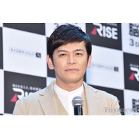 岡田圭右「4歳息子も興味津々」子どもとの読書タイム公開 読んでいる“本”にも注目集まる