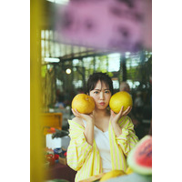 “グラビアレジェンド”磯山さやか、デビュー25周年写真集決定 艶やかなランジェリー姿・大胆ショットも