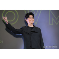 福山雅治、初挑戦のマジックで華麗に登場「今日一番緊張している」
