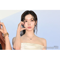 aespaウィンター、ミニ丈スウェットから美ウエストチラリ「スタイル抜群」「くびれが理想」