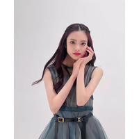 櫻坂46遠藤光莉、膝上ワンピから美脚スラリ「上品」「似合ってる」の声
