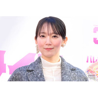 吉岡里帆、美ウエストのぞくデニムコーデ「抜群スタイル」「引き締まって」の声