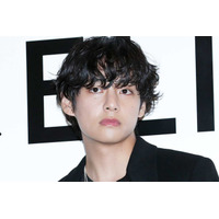 BTS・V、幼少期＆メンバーとのオフショット大量公開「成長が素晴らしい」「すでに完成してる」と反響