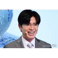オリラジ藤森慎吾、娘抱える妻の姿公開 帰省ショットに「美人さん」「微笑ましい」と反響