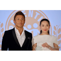 魔裟斗＆矢沢心、夫婦水着ショット公開「2人ともスタイル抜群」「美男美女すぎ」の声