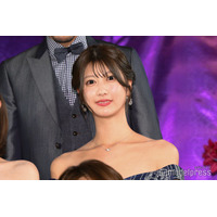 ABEMA瀧山あかねアナ「川サウナしてきました」美脚際立つ全身ショット公開「スタイル抜群」「脚長すぎ」