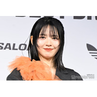 FRUITS ZIPPER鎮西寿々歌、弟との2ショット公開「イケメンオーラすごい」「2人とも顔小さい」 両親の結婚記念日に家族集合