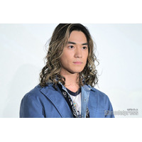 BALLISTIK BOYZ砂田将宏、私服が被ったLDHメンバーとの2ショット公開「美男美女」「ほぼ一緒でびっくり」の声