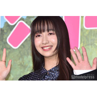 Cocomi、デニムパンツ姿で美スタイル際立つ「脚長い」「かっこいい」と反響