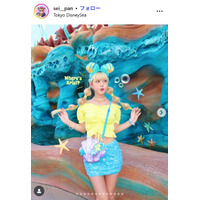 夫婦YouTuberゆたせな・セイナ、美ウエスト＆美脚全開 ディズニーホテルスティッチルームに宿泊「爆イケスタイル」「内装豪華すぎ」