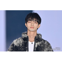 原因は自分にある。吉澤要人、スカート×マーブルジャケット 個性派コーデに「魅力溢れてる」「かっこよすぎ」の声【ガルアワ2025AW】