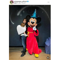 真野恵里菜、1歳3ヶ月の子供との“2人ディズニー”SHOTに反響「素敵な親子タイム」「全てが尊すぎ」