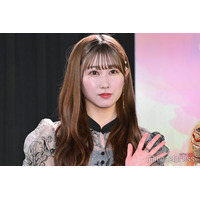 ＝LOVE山本杏奈、ミニワンピから美脚スラリ「大人っぽくて素敵」「お人形さんみたい」の声