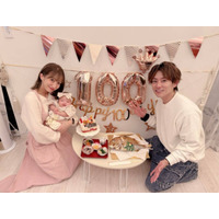 辻希美、杉浦太陽と一緒に次女の百日祝い「毎日沢山の幸せを杉浦家にくれる」「大好きっ」