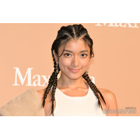 ローラ、圧巻美脚＆デコルテ輝く衣装姿披露「存在が芸術品」「女神」と反響