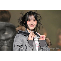 本田紗来、雰囲気ガラリのスモーキーメイク×カラーサングラス姿でのランウェイが話題「別人級」「どの系統も似合う」【TGC広島2025】