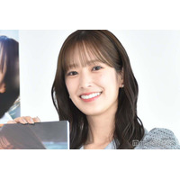 元日向坂46佐々木久美、白T×スウェットで美ウエストチラリ「ラフなコーデが絵になる」「理想のスタイル」と反響