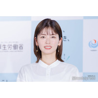 小芝風花、美脚透ける黒タイツ×ミニ丈ボトムスコーデ「大人っぽい雰囲気」「可愛くてかっこいい」