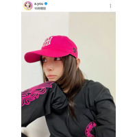 浜崎あゆみ、鮮やかなピンクが目を惹くコーデに「あゆー！！！って感じで好き」「めちゃ最高」の声