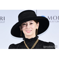 北川景子、黒ドレス貴婦人姿で登場 年末年始の過ごし方・子供たちの楽しみ明かす