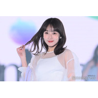 前田希美、デコルテ全開のオフショルクリスマスコーデ披露「少女のような可憐さ」「華奢で美しい」と反響