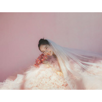 池端杏慈、ピンクのウエディングドレス姿で「ゼクシィ」初表紙 理想のクリスマスデート明かす