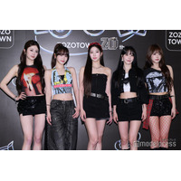 LE SSERAFIM、雪だるま・ツリー…クリスマスコスプレ姿の集合写真公開「みんな可愛すぎる」「ギュッとまとまってて仲良し」と反響