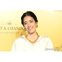 森泉、7歳娘とシール交換楽しむ親子ショットに「輪郭そっくり」「最高のママ」と反響続々