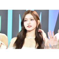 IVEイソ、美デコルテ＆肩ライン輝くノースリ衣装姿「オーラがすごい」「ゴージャス」と反響