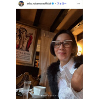 中村江里子、“毎年恒例”家族写真公開 過去ショットも披露で「映画のワンシーンのよう」「子どもたちの成長がすごい」の声