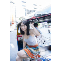 蓬莱舞、美谷間チラリの肌見せSHOTにドキッ！タイを舞台に抜群スタイルで魅せる