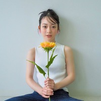 白鳥玉季、ファーストカレンダー決定 “15歳最後の姿”をマネージャーが撮影