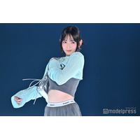 鈴木愛理、ノースリーブ姿で四つん這い 撮影オフショットに「大人の色気」「ドキっとする美しさ」と反響