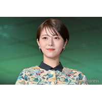 浜辺美波「元旦から倒れてしまいました」常温放置した食物で食あたり 詳細説明「深夜にお腹空きすぎちゃって…」