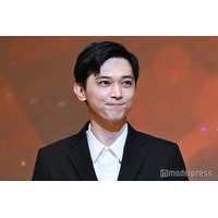 吉沢亮、サプライズゲストで3度の登場「国宝」チーム＆「ばけばけ」高石あかりを祝福【2026年エランドール賞】