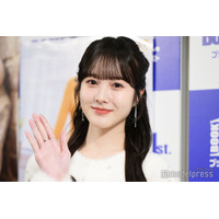 本田紗来、シースルーブラウス×ミニ丈で美脚際立つ春コーデに絶賛の声「スタイルが良すぎて異次元」「天使」