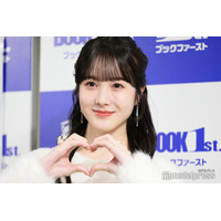 本田紗来、ショーパンで色白美脚披露 姉・望結撮影の街中ショットに「天使降臨」「スタイル良すぎる」と反響