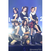 「I-LAND2」から誕生のizna「TGC」初出演 投げキス・ルダハート…可愛らしい自己紹介でファン魅了【TGCあいち・なごや2026】