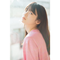 南琴奈、透明感溢れる白肌で魅了「週刊FLASH」グラビア登場