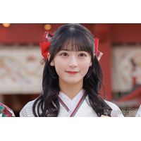 AKB48メンバー、美肩＆美脚輝くミニワンピ姿で“猫ポーズ”「お人形さんみたい」「キュンキュンしちゃう」と悶絶の声